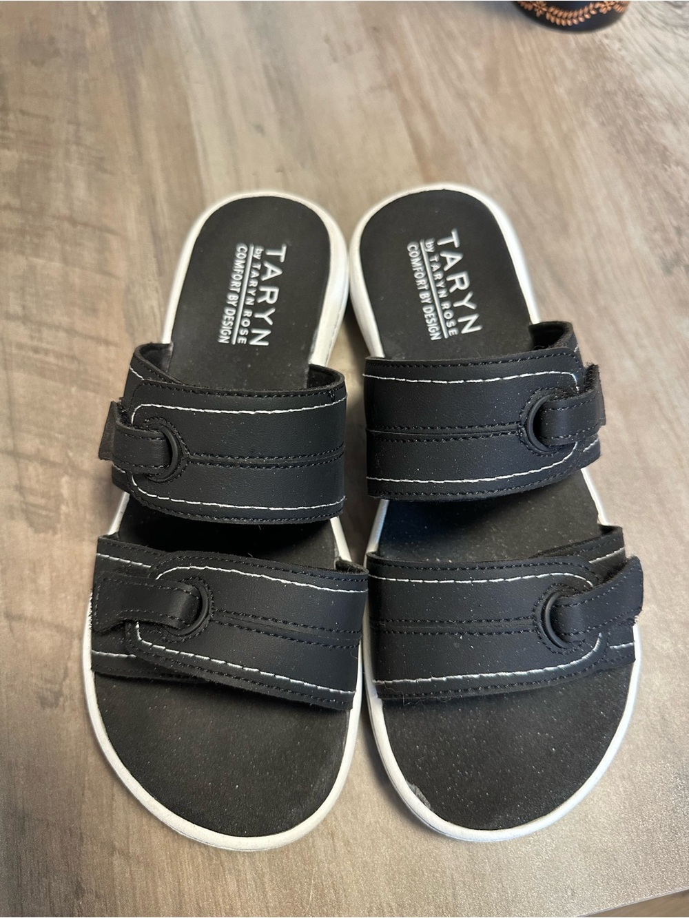 Taryn Rose Comfort Sandals 8.5